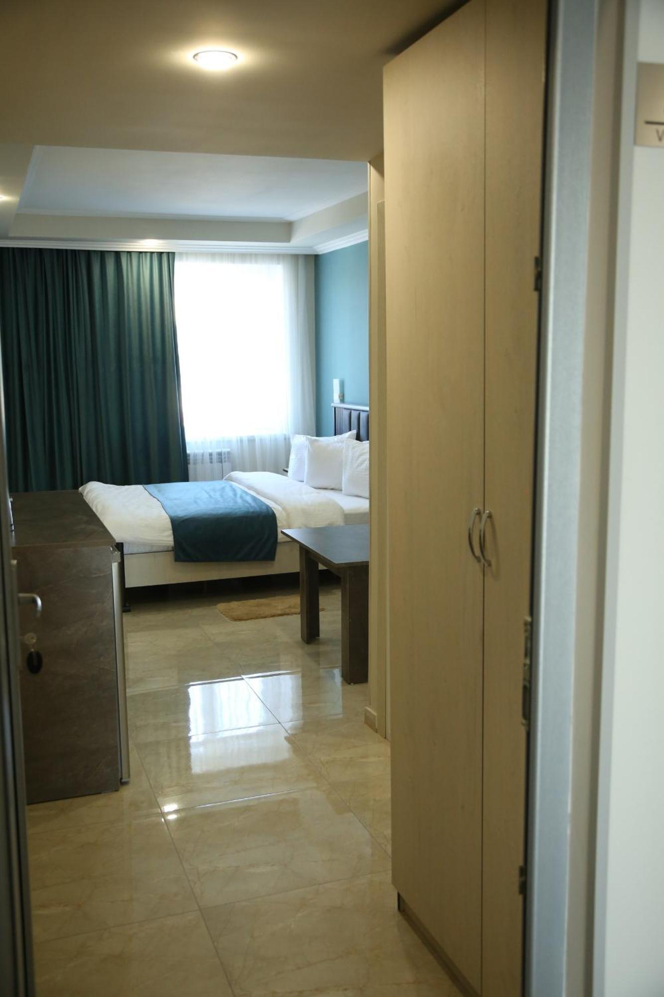 Vell Grey Hotel Martuni Exterior foto